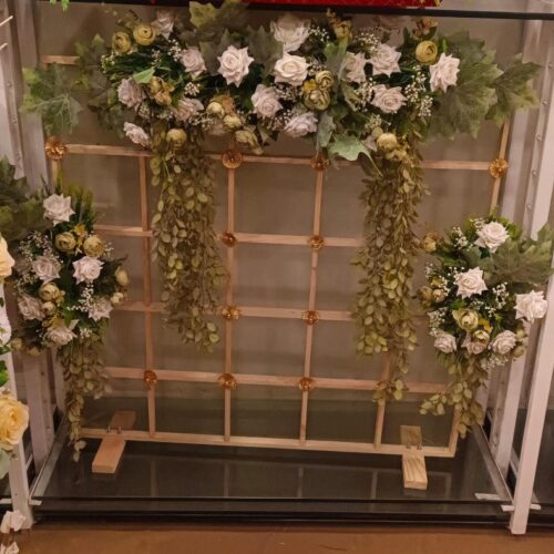 2..5ft 25 Wooden Square